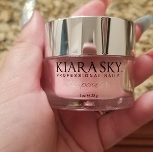 Kiara Sky Glow Powder in "Pink & Proper"
